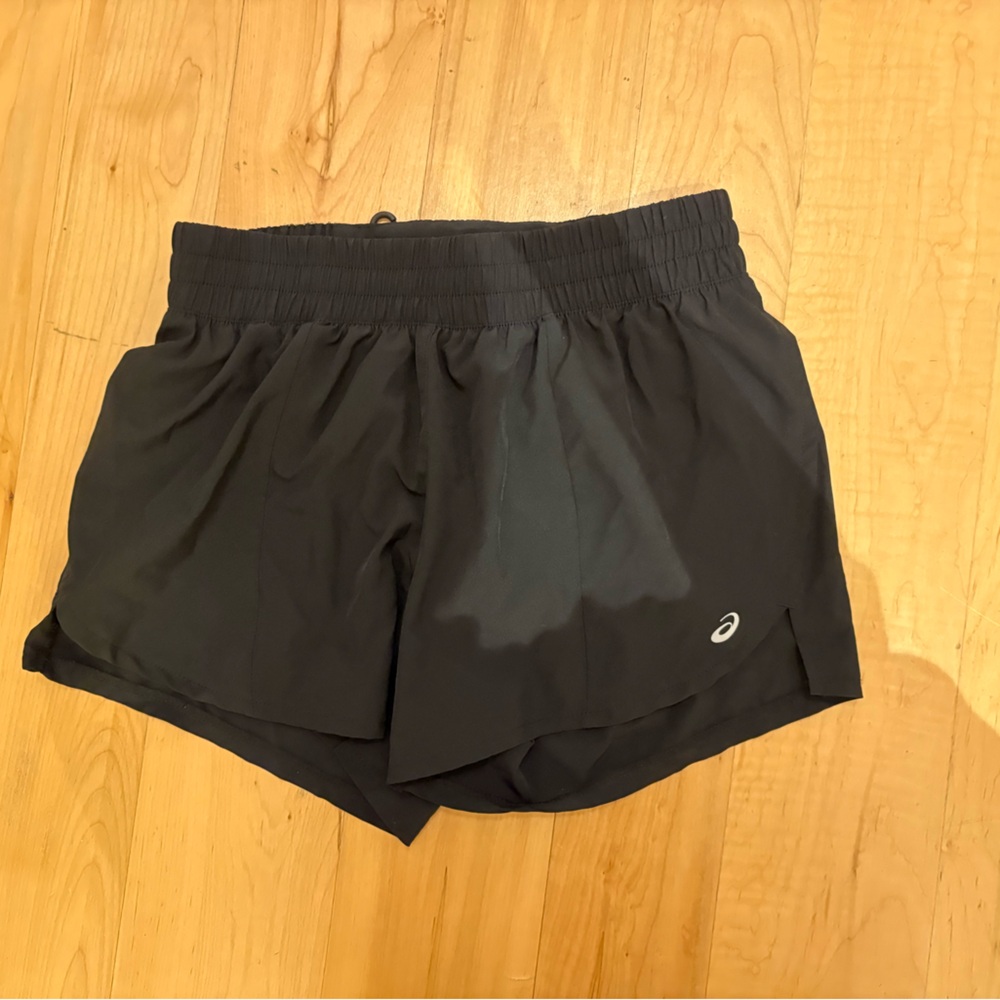 ASICS Women's Black Double-Layer Athletic Shorts